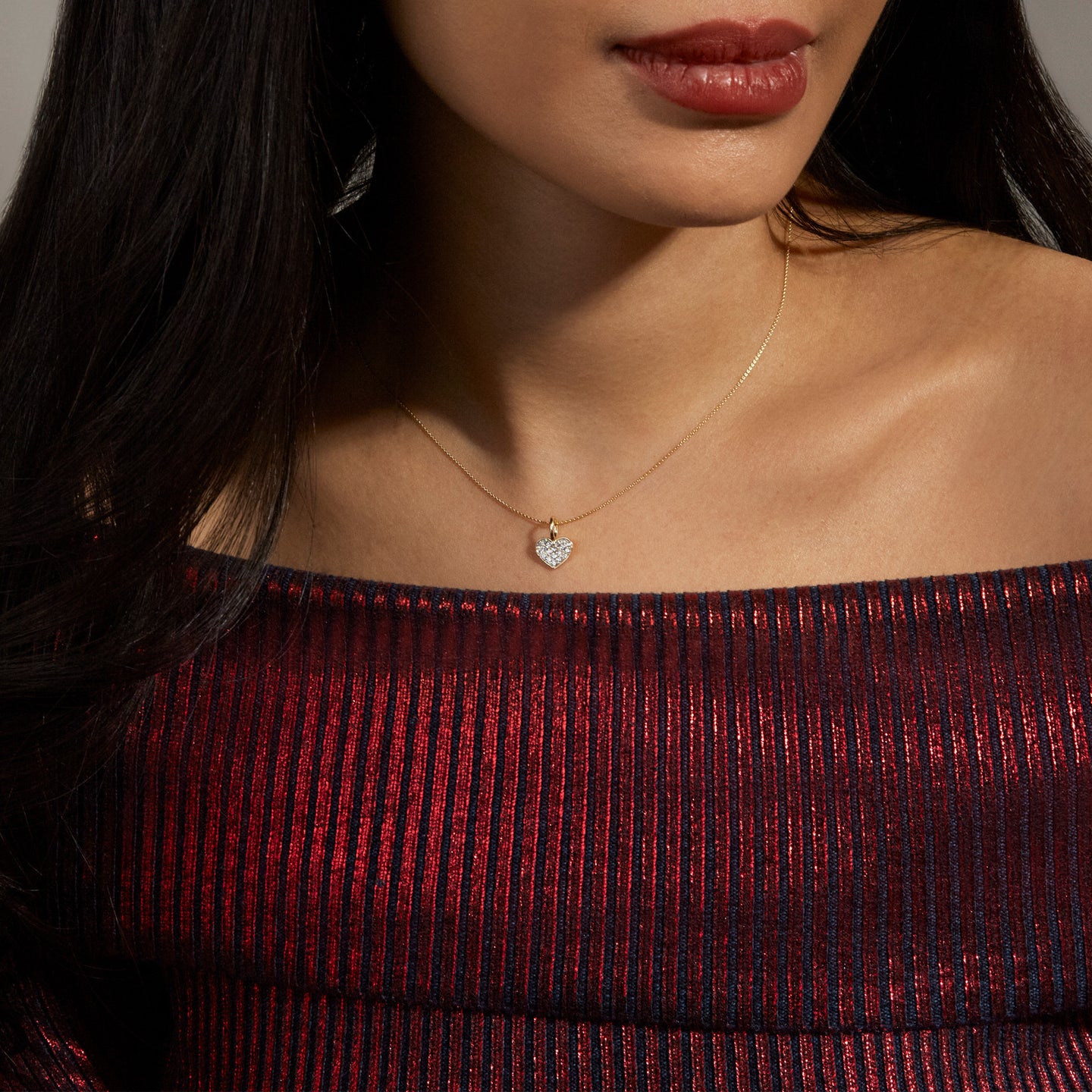 Diamond pendant sales choker necklace