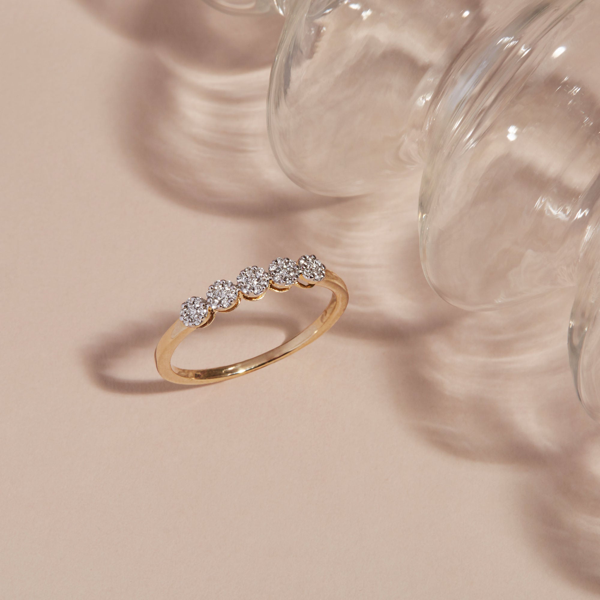 【Stone and Strand】 Burst Galaxy 10ktイエローゴールドリング Burst Galaxy 10kt yellow gold ring with diamonds in gold