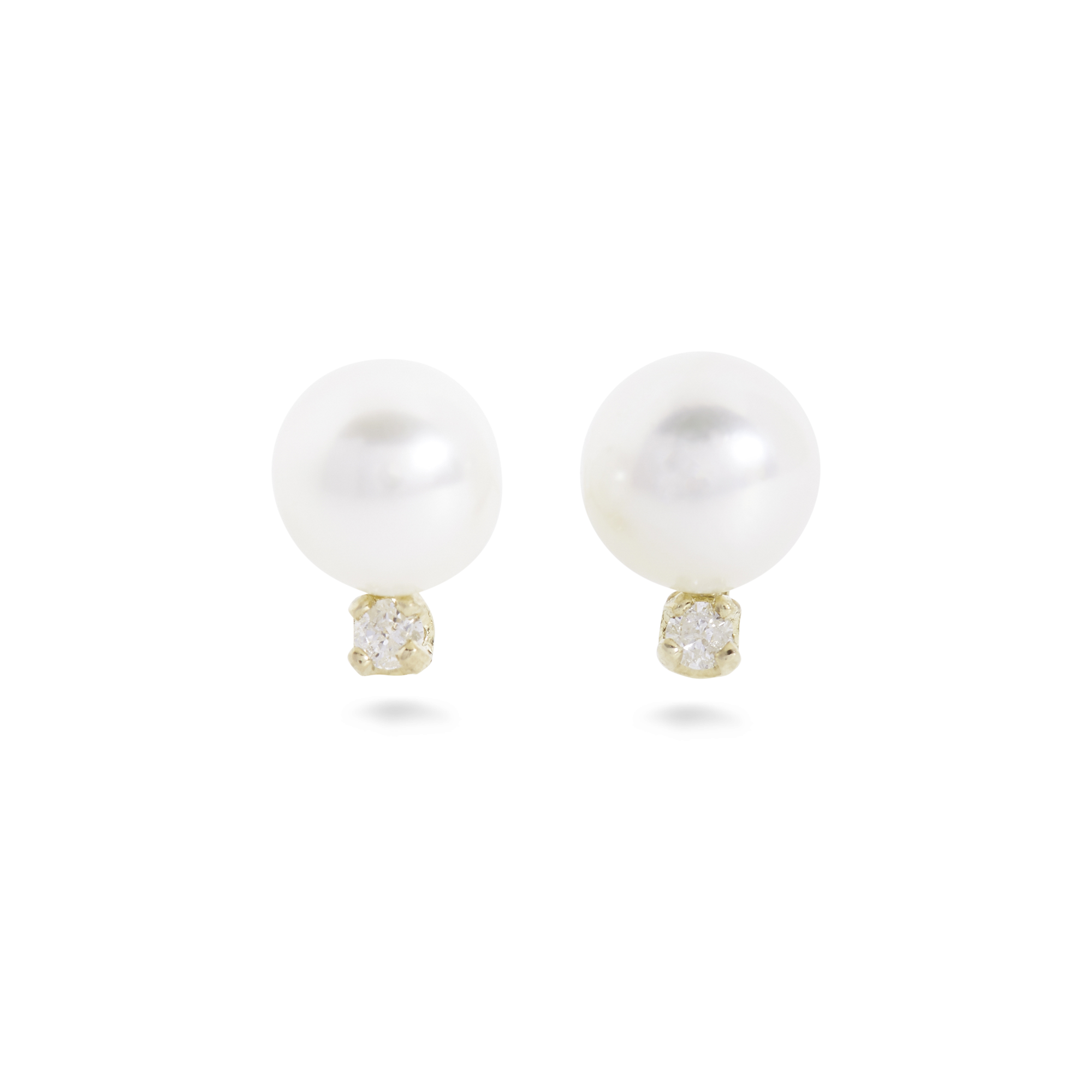 Pearl stud earrings with small diamond deals
