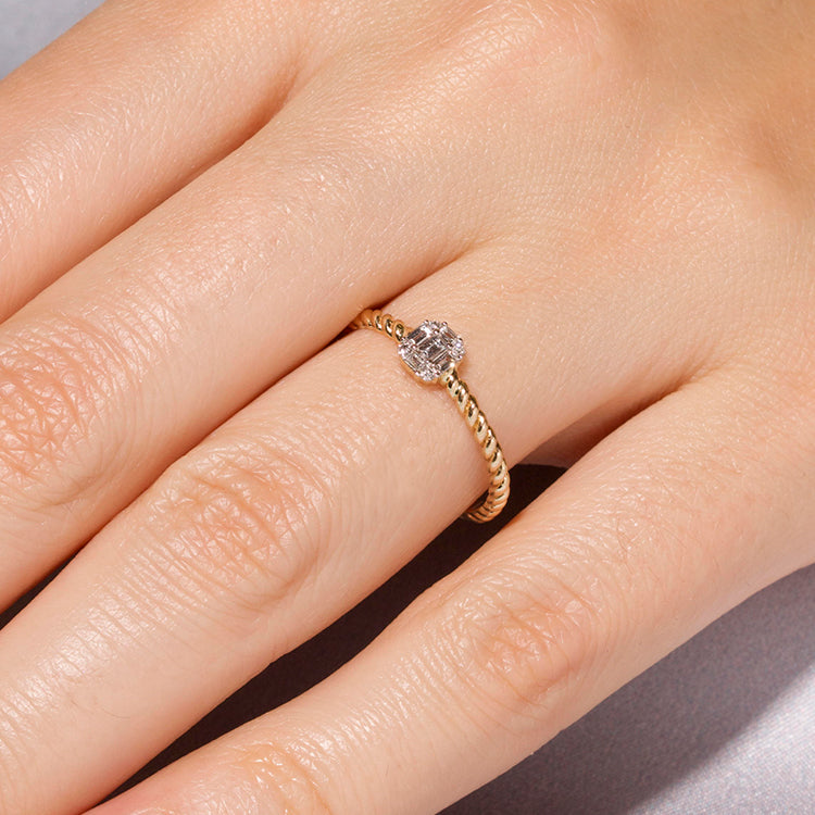 【Stone and Strand】 10ktイエローゴールドリング withダイヤモ Twist Pave and Gold Band – STONE AND STRAND
