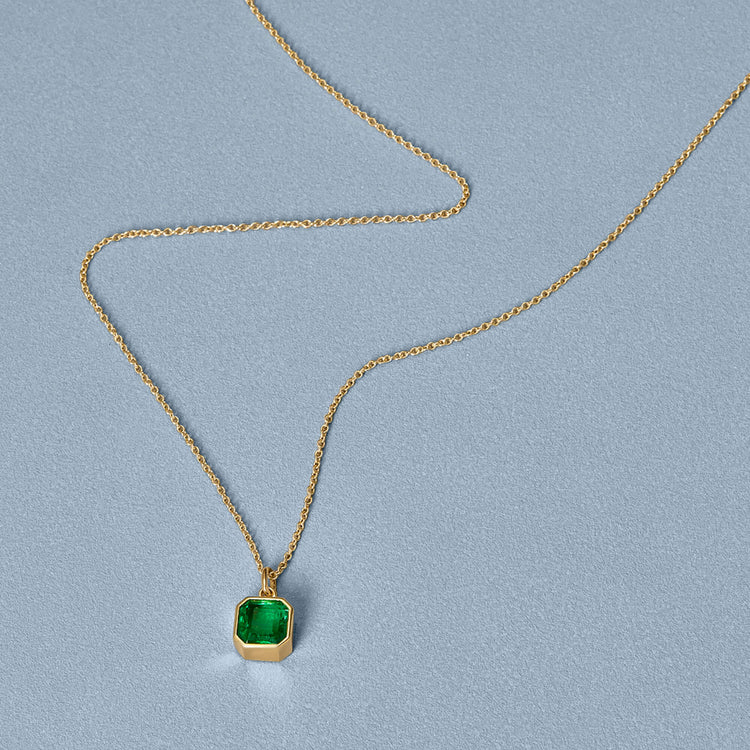 Stone and Strand 14K Yellow Gold Asscher Cut Emerald Luxe Necklace Editorial Image
