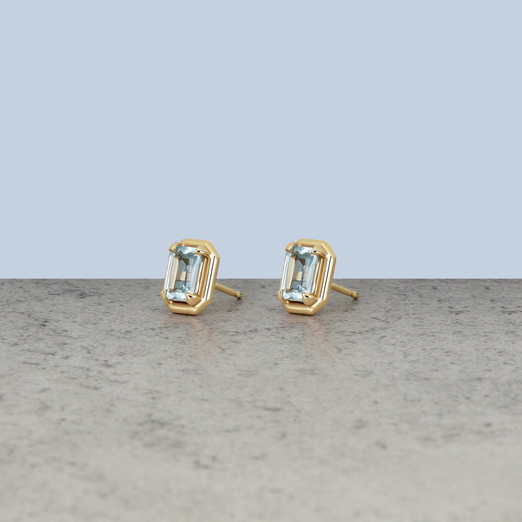 Stone and Strand 14K Yellow Gold Birthstone Emerald Cut Bonbon Studs with Aquamarine Editorial Image