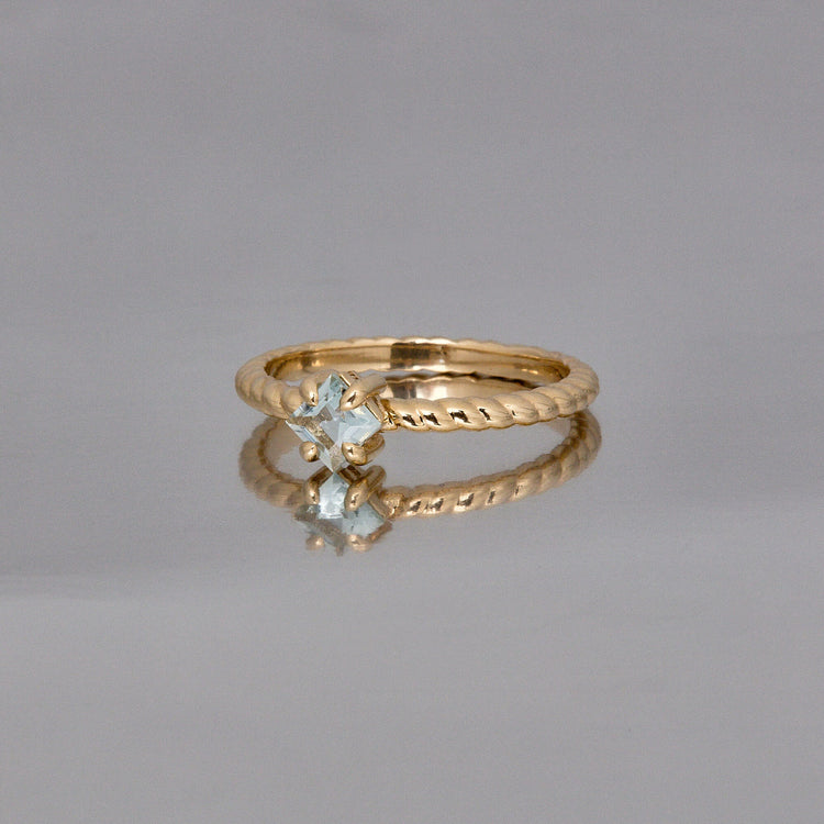 Stone and Strand 10K Yellow Gold Blue Lagoon Aquamarine Ring Editorial Image