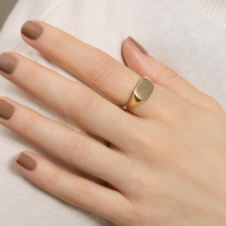 Image of 14K Yellow Gold Chunky Signet Ring on Models Hand