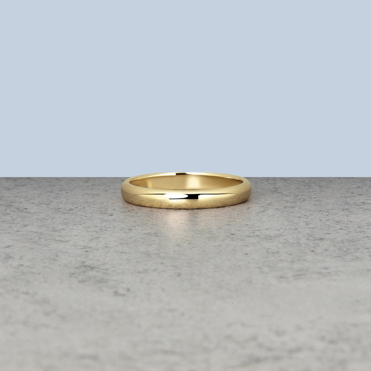 Stone and Strand 14K Yellow Gold Classique Band 3mm Editorial Image