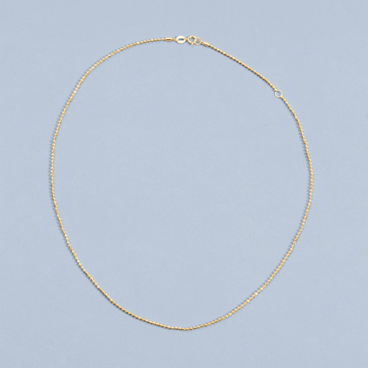 Stone and Strand 10K Yellow Gold Diamond Cut Bead Chain Editorial Image