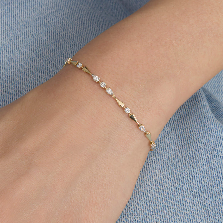 Image of 10K Yellow Gold Diamond Gold Link Bracelet on Models Arm