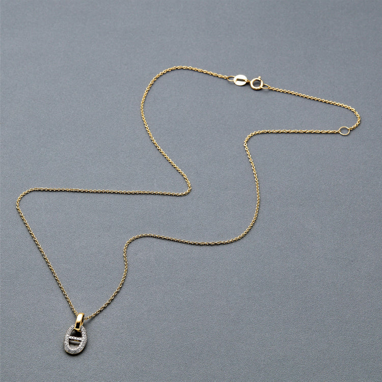 Stone and Strand 14K Yellow Gold Diamond Hardware Necklace Editorial Image