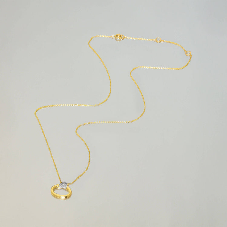 Stone and Strand 14K Yellow Gold Diamond Horsebit Necklace Editorial Image