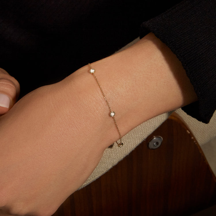 Image of 10K Yellow Gold Diamonds By The Dozen Bracelet on Models Arm