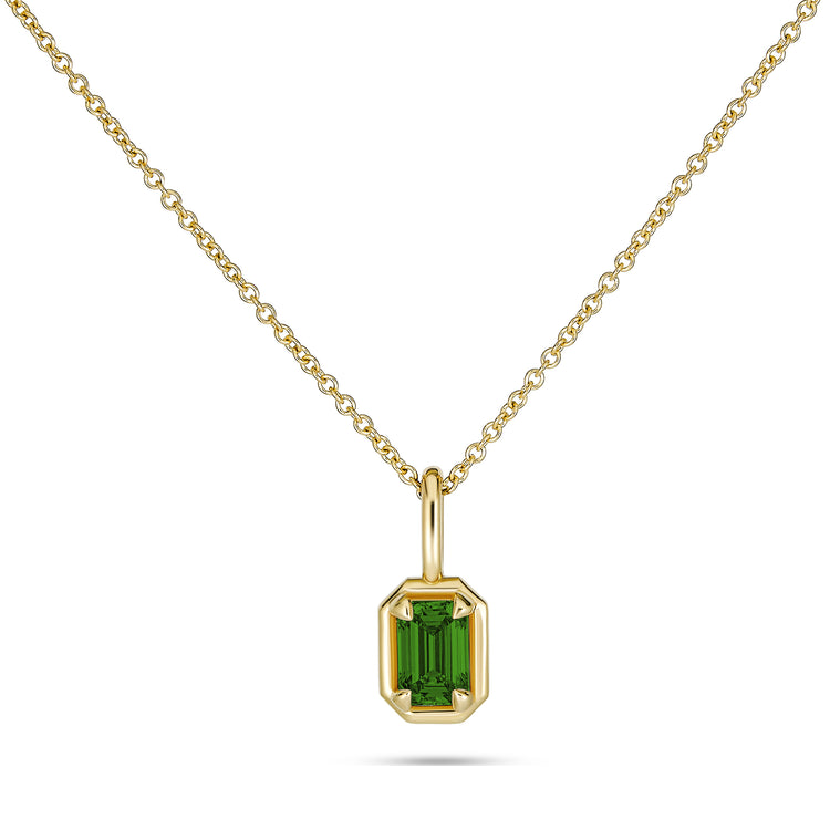 Stone and Strand 14K Yellow Gold Emerald Bonbon Necklace Close Up Image