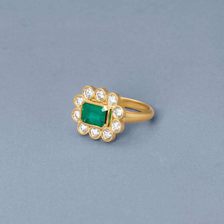 Stone and Strand 14K Yellow Gold Full Volume Emerald Luxe Vintage Ring Editorial Image