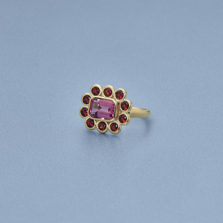 Stone and Strand 14K Yellow Gold Full Volume Pink Power Vintage Ring Editorial Image