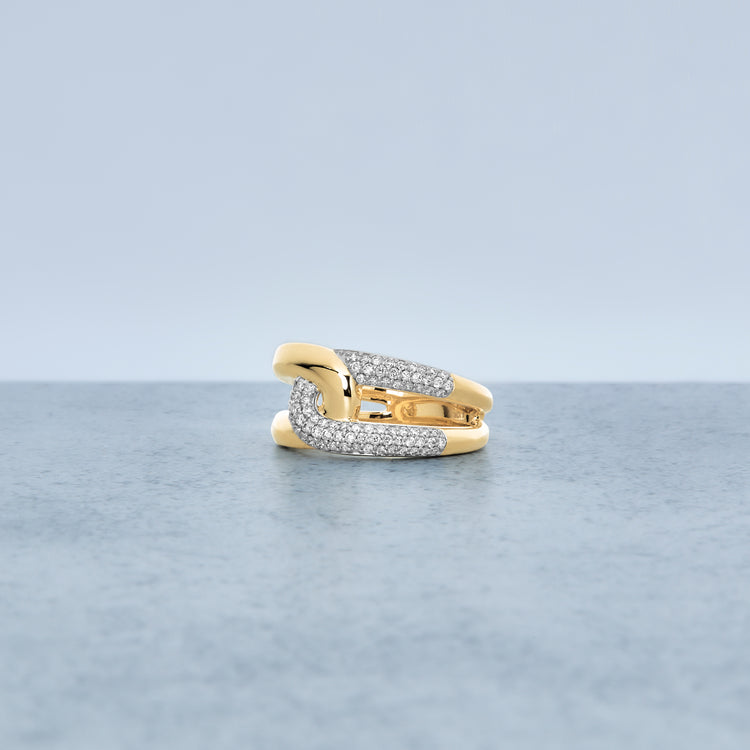Stone and Strand 10K Yellow Gold Gold and Pave Interlocked Link Ring Editorial Image