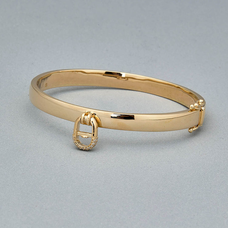 Stone and Strand 14K Yellow Gold Harbor Gold Bracelet Editorial Image