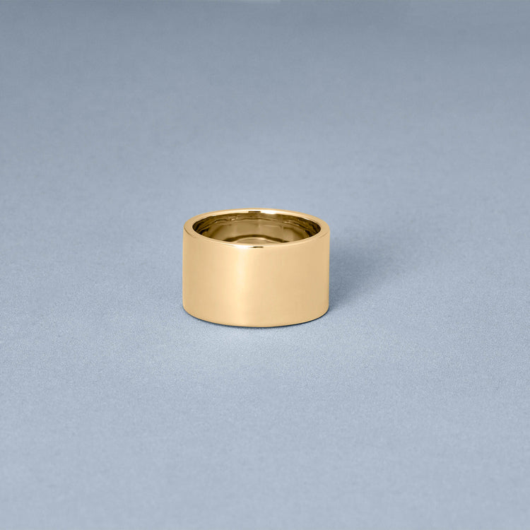 Stone and Strand 14K Yellow Gold Hollow Cigar Band 11mm Editorial Image