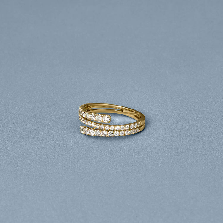 Stone and Strand 14K Yellow Gold LAB-Created Diamond Circuit Stripe Ring Editorial Image