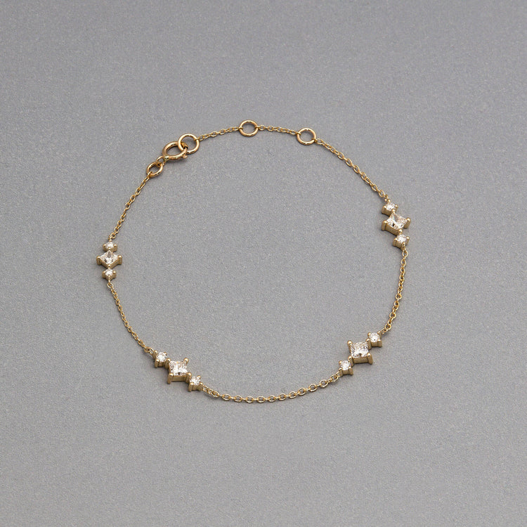 Stone and Strand 14K Yellow Gold Lab-Created Diamond Twinkle Bracelet Editorial Image