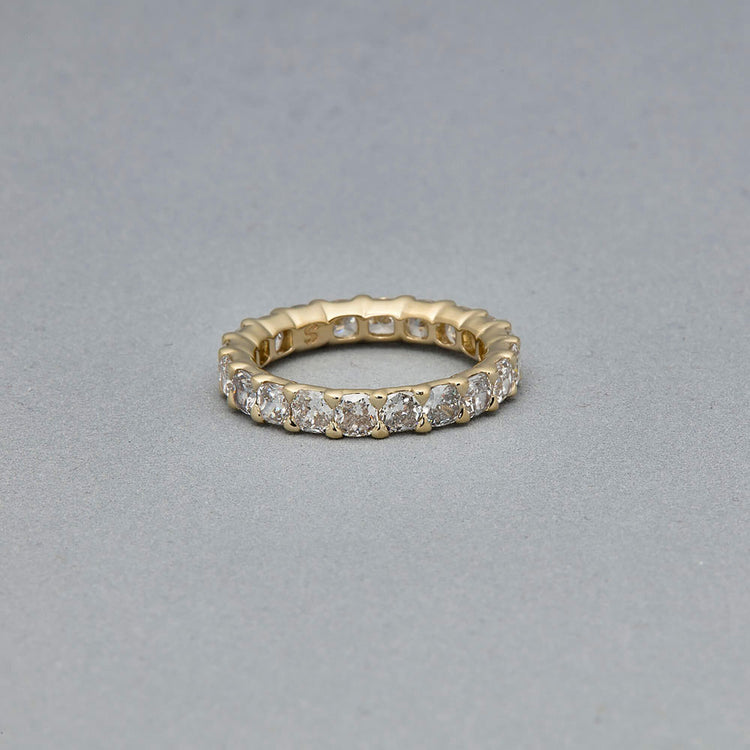 Stone and Strand 14K Yellow Gold Lab-Created Round Diamond Eternity Band Editorial Image