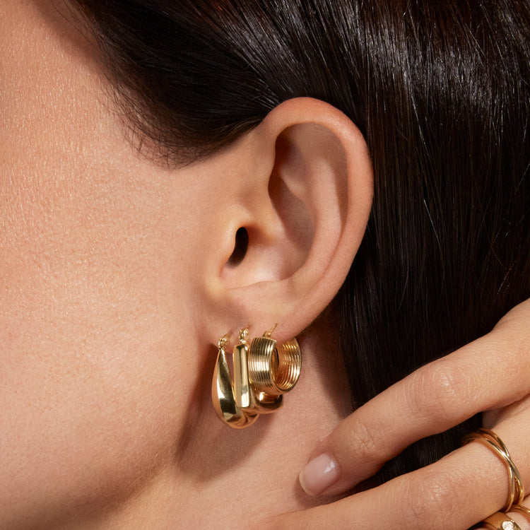 Image of 14K Yellow Gold Le Groove Huggies with Stone and Strand Earrings
