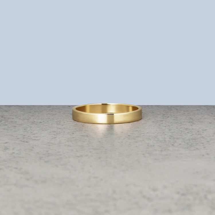 Stone and Strand 14K Yellow Gold Midnight Band 3mm Editorial Image