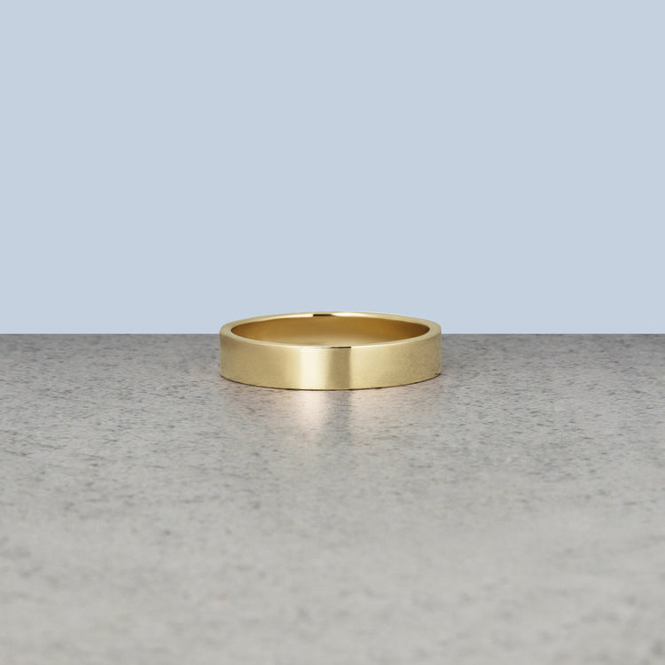 Stone and Strand 14K Yellow Gold Midnight Band 4mm Editorial Image