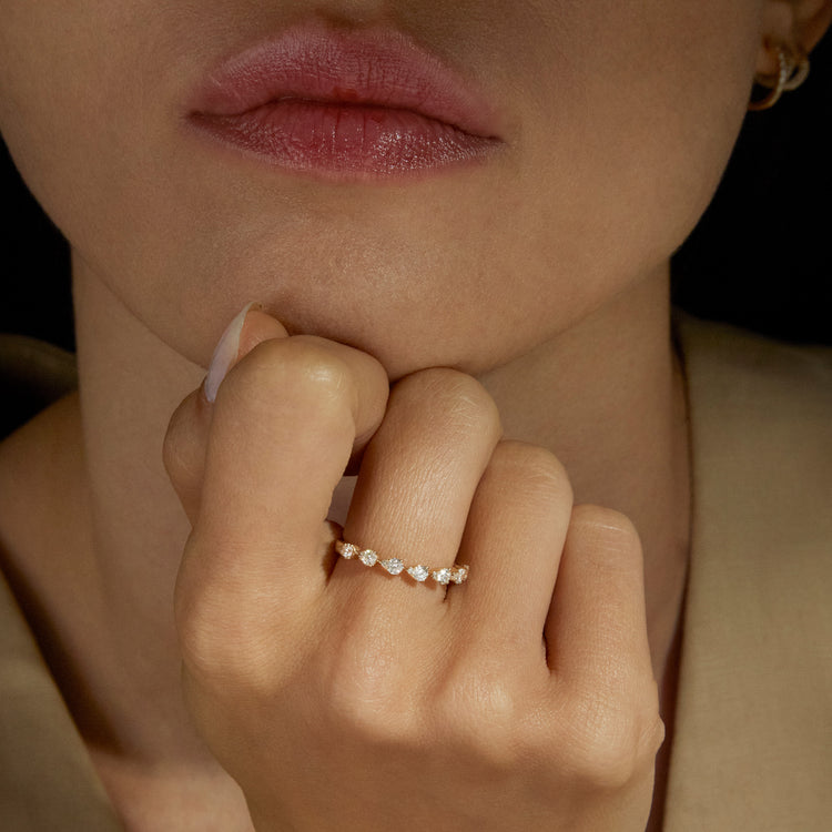 Pear Diamond Ring Set With V-Shaped Diamond Band – Capucinne