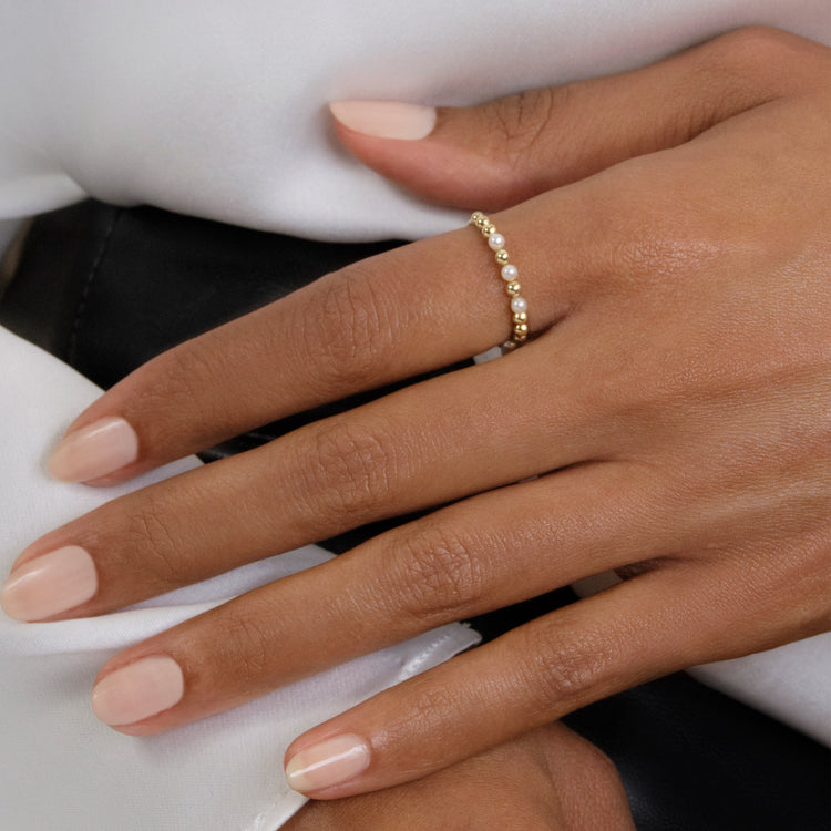 Image of 10K Yellow Gold Polished in Pearls Ring on Models Hand