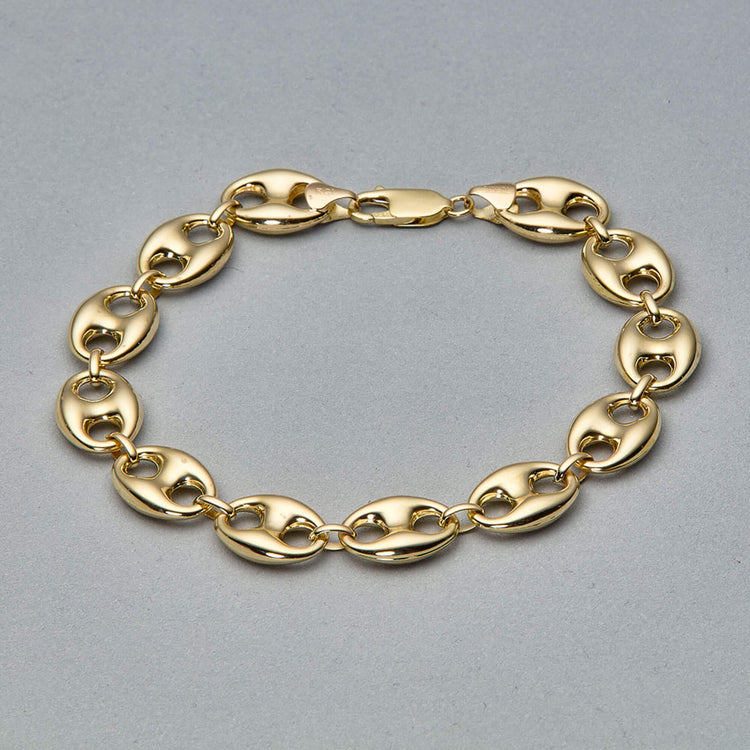 Stone and Strand 14K Yellow Gold Puffed XL Maritime Bracelet Editorial Image