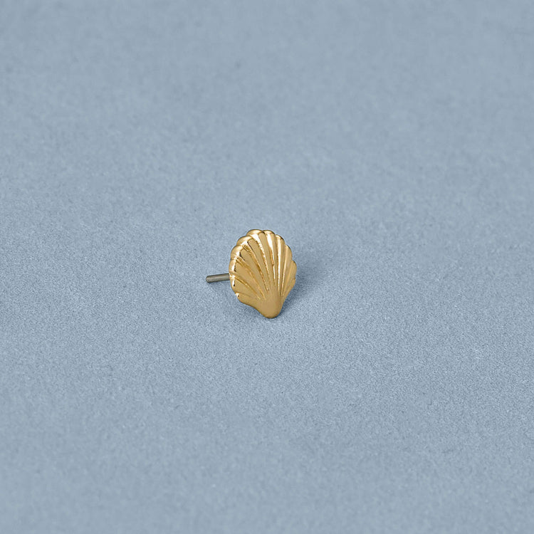 Stone and Strand 14K Yellow Gold Scallop Shell Flat Back Piercing Earring Editorial Image