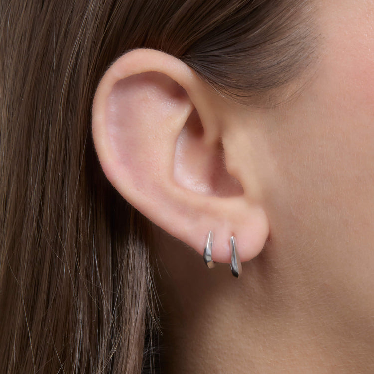 Image of Sterling Silver Knife Edge Hoop Duo Set on Models Ear