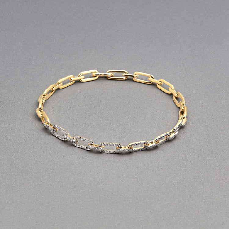 Stone and Strand 14K Yellow Gold Sparkle Pave Paper Clip Diamond Bracelet Editorial Image