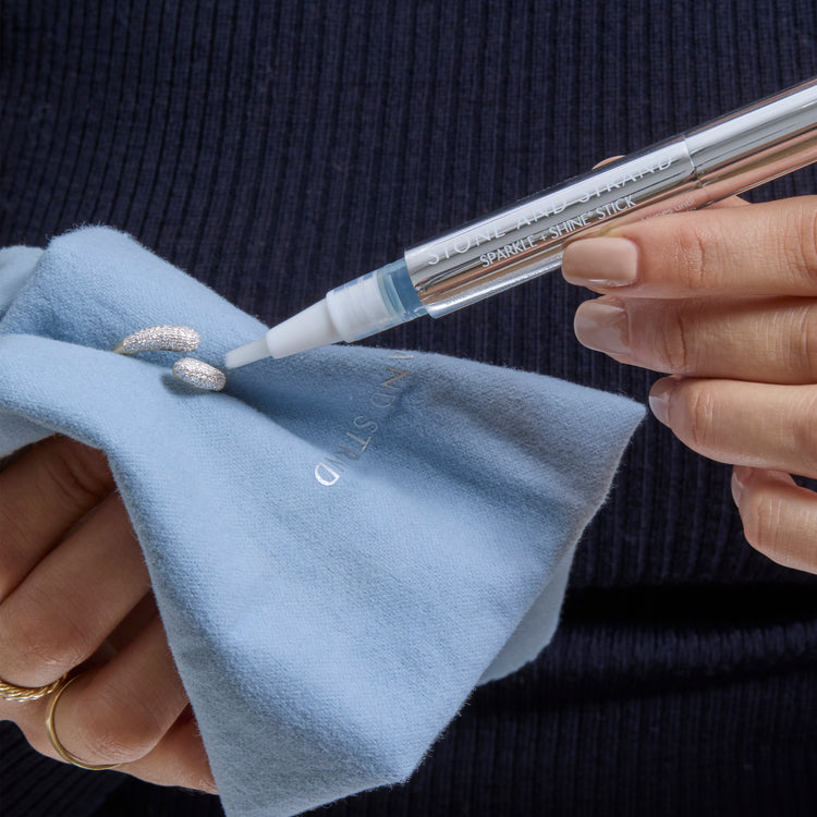 Image of Stone and Strand Jewelry Sparkle Pen and Cloth Cleaning