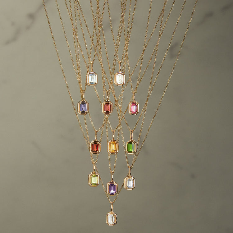 【Stone and Strand】 Birthstone Bonbon14カラットゴールドイヤ Emerald Cut Birthstone Bonbon Necklace – STONE AND STRAND