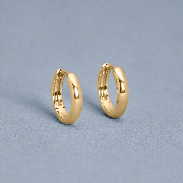 Stone and Strand 14K Yellow Gold The Essential Gold Hoop Editorial Image