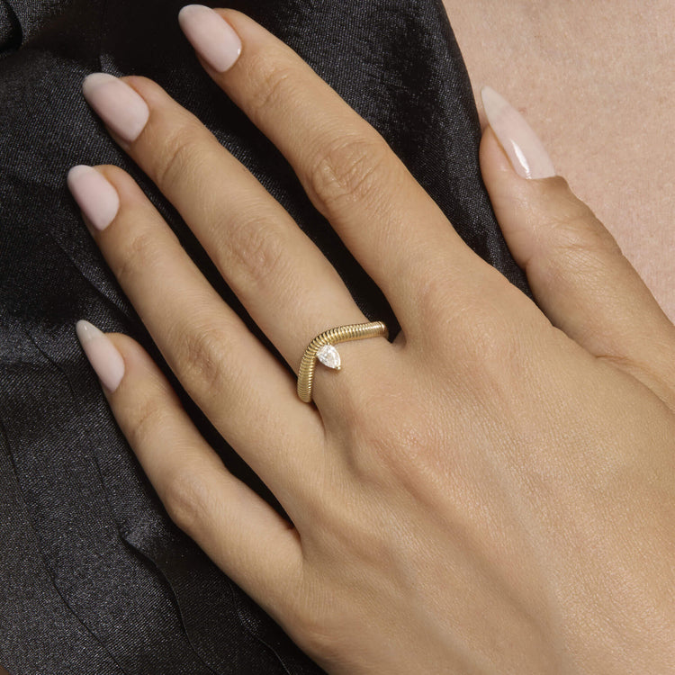 Image of 14K Yellow Gold The Joan Ring on Models Hand