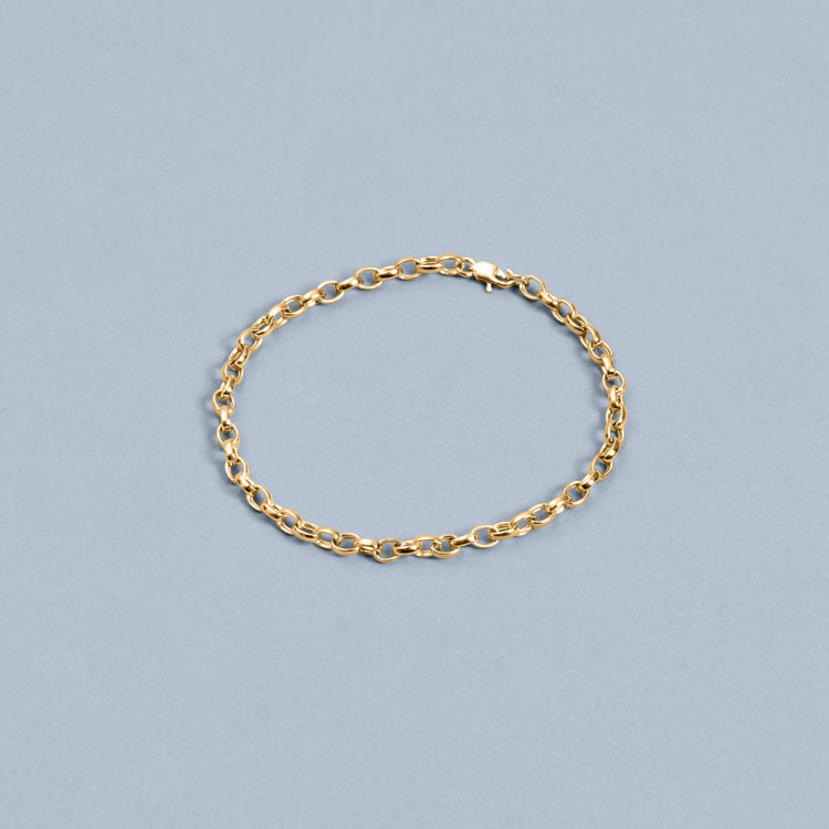 Stone and Strand 14K Yellow Gold Tiny Chunky Chain Bracelet Editorial Image
