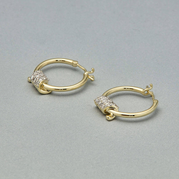 Stone and Strand 10K Yellow Gold Twinkling Twine Pave Hoops Editorial Image