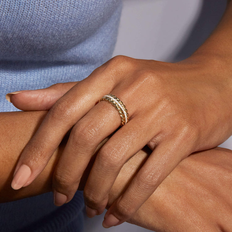 Image of 14K Yellow Gold Velvet Ropes Diamond Band on Models Hand