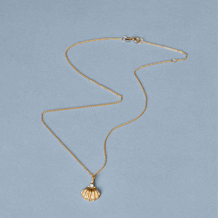 Stone and Strand 14K Yellow Gold Vintage Scallop Shell Necklace Editorial Image