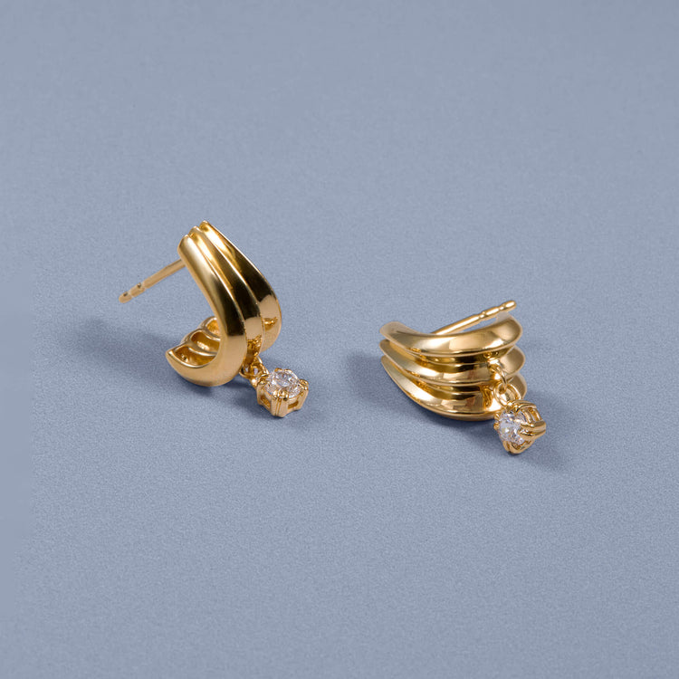 Stone and Strand 14K Yellow Gold Whitney Diamond Drop Earrings Editorial Image