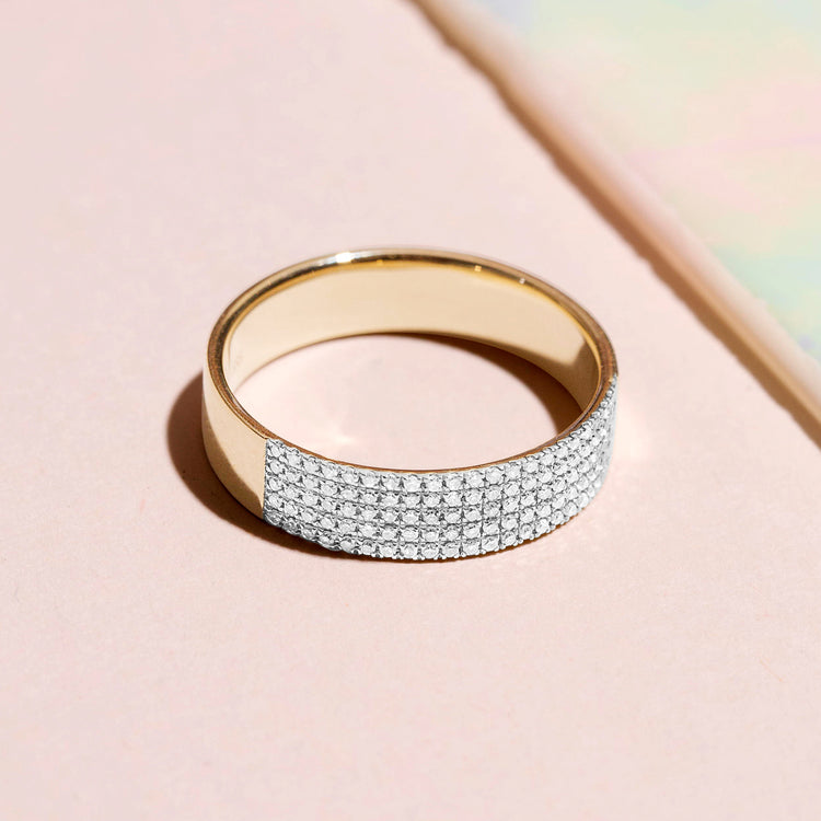 Stone and Strand 10K Yellow Gold Glamorous Diamond Cigar Band Editorial Image