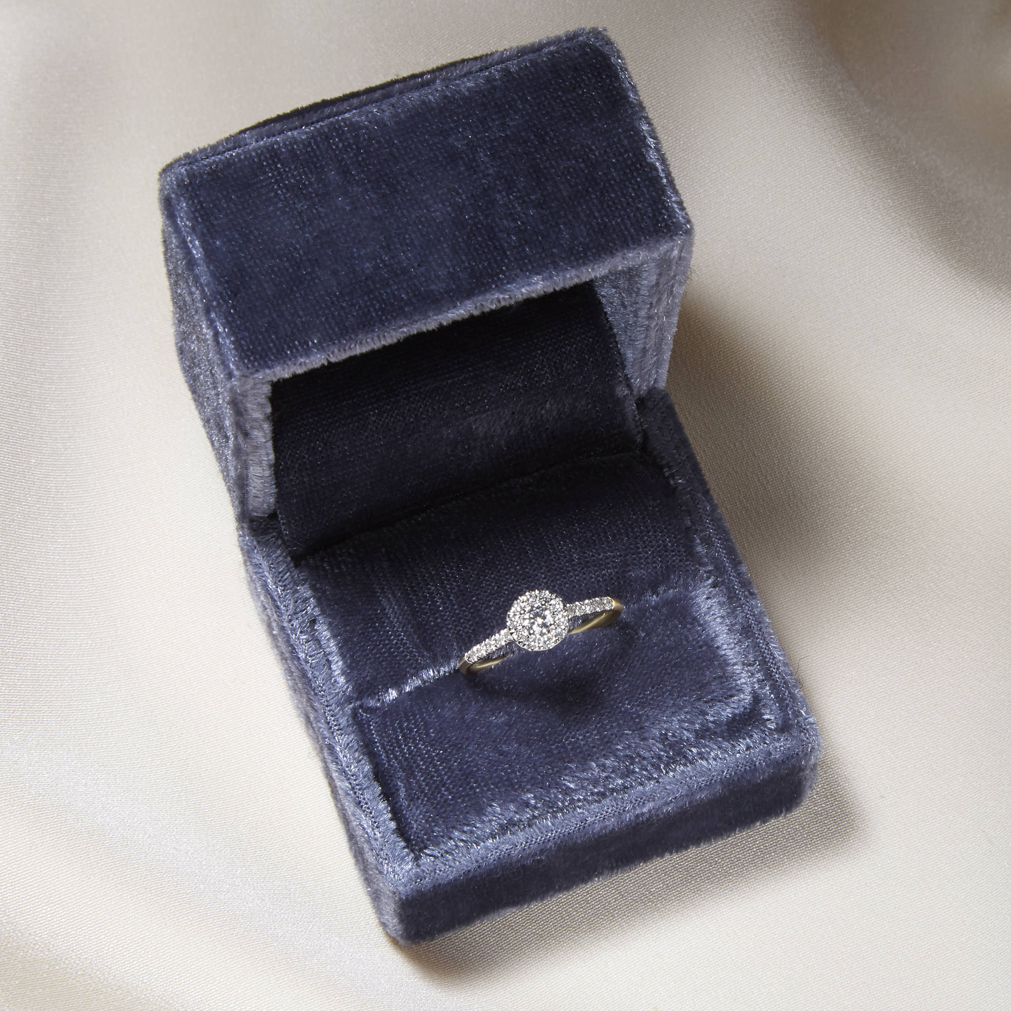 The Katharine Ring in Yellow Gold – STONE AND STRAND