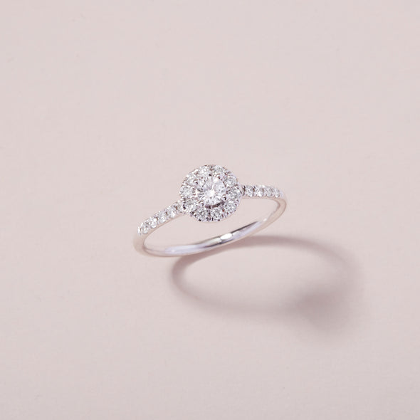 The Katharine Ring in White Gold – STONE AND STRAND