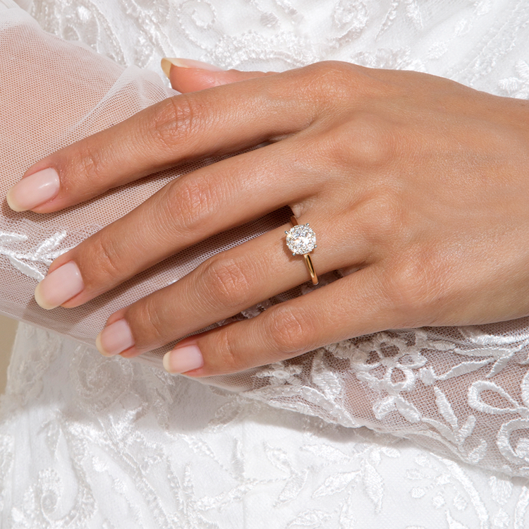 Image of 14K Yellow Gold The Lana Diamond Ring on Models Hand