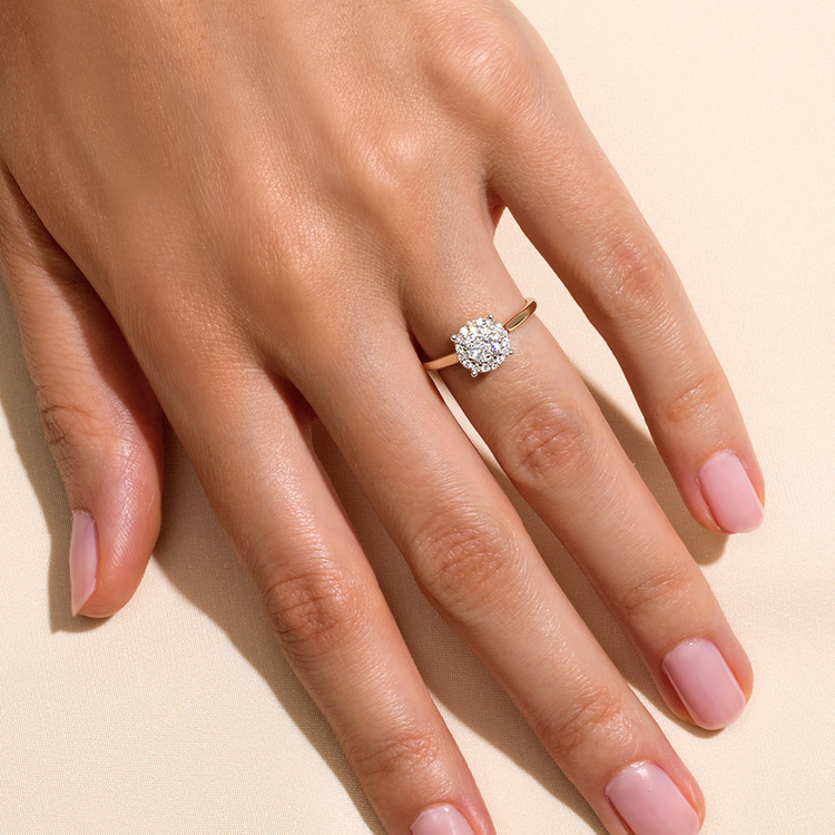 Image of 14K Yellow Gold The Lana Diamond Ring on Models Hand